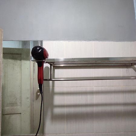 Oyo 93411 Syariah Hotel Tomborang Karema 외부 사진