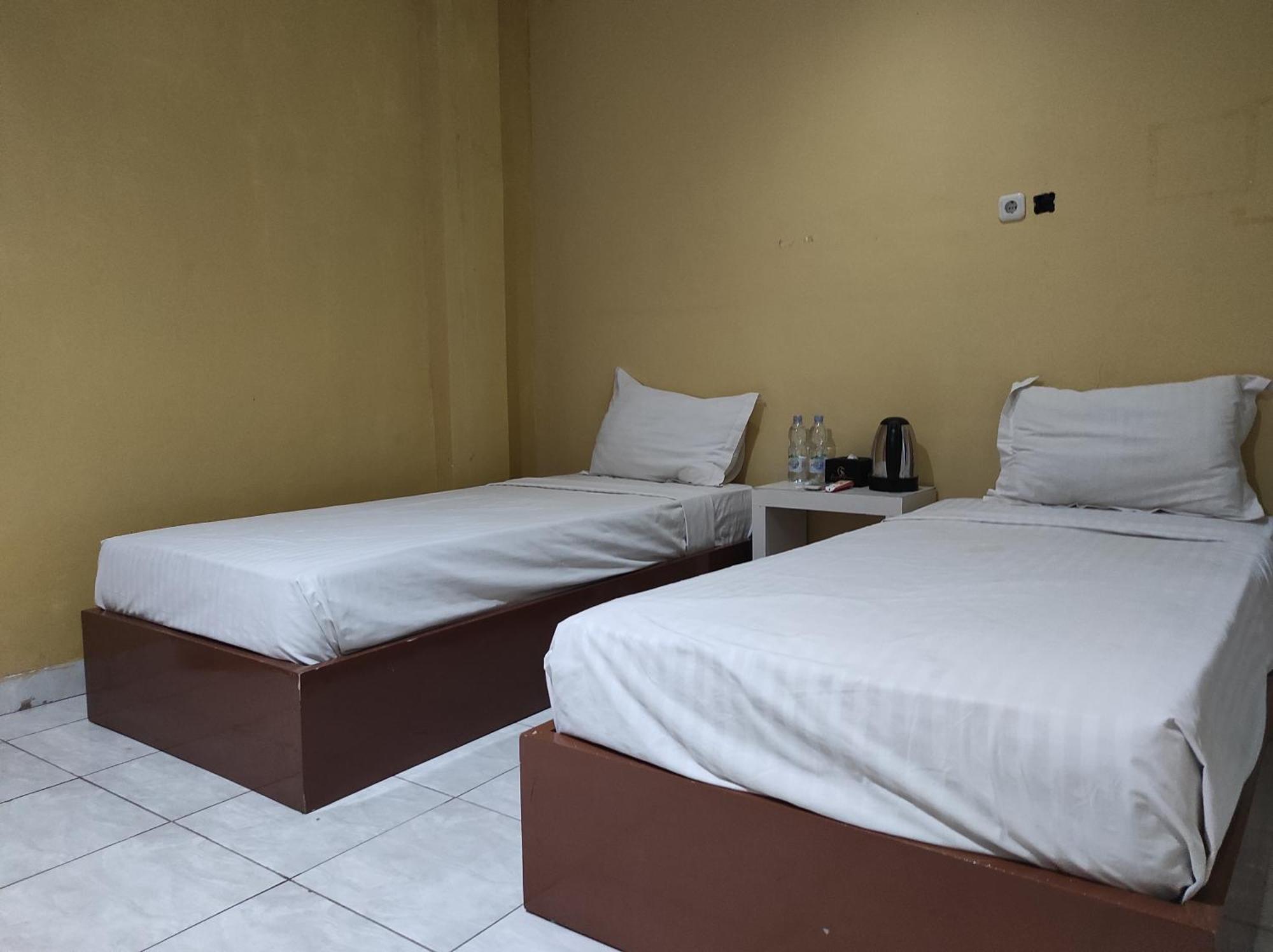 Oyo 93411 Syariah Hotel Tomborang Karema 외부 사진